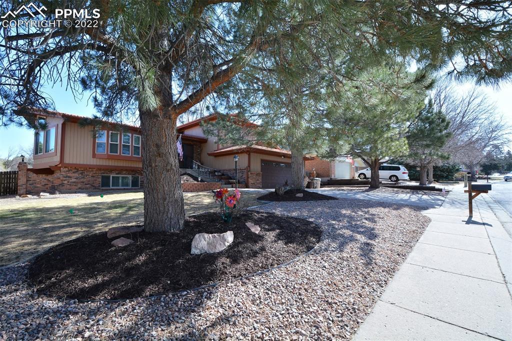 2844 Country Club Cir., Colorado Springs, CO 80909