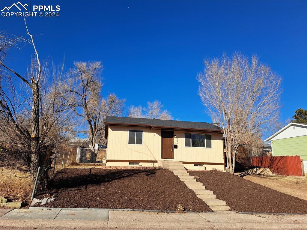 1818 Whitman Rd., Colorado Springs, CO 80910