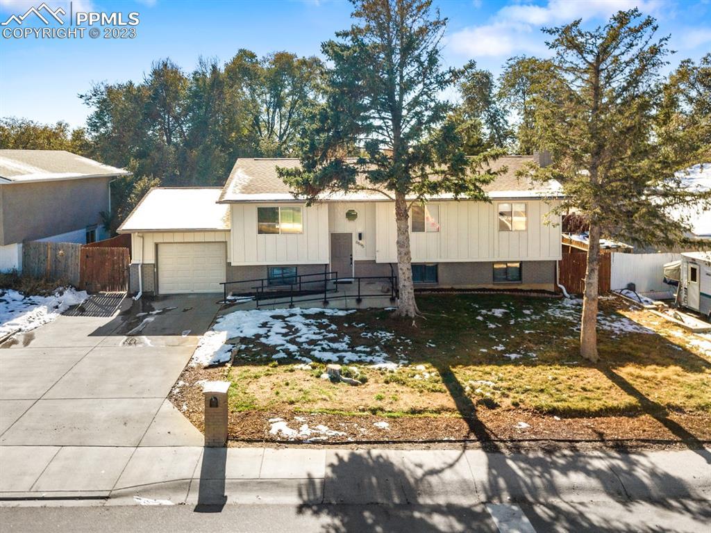 6895 Defoe Ave., Colorado Springs, CO 80911
