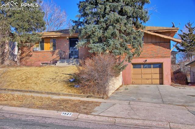 1927 Warwick Ln., Colorado Springs, CO 80909