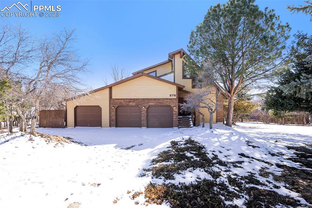 275 Desert Inn Way, Colorado Springs, CO 80921