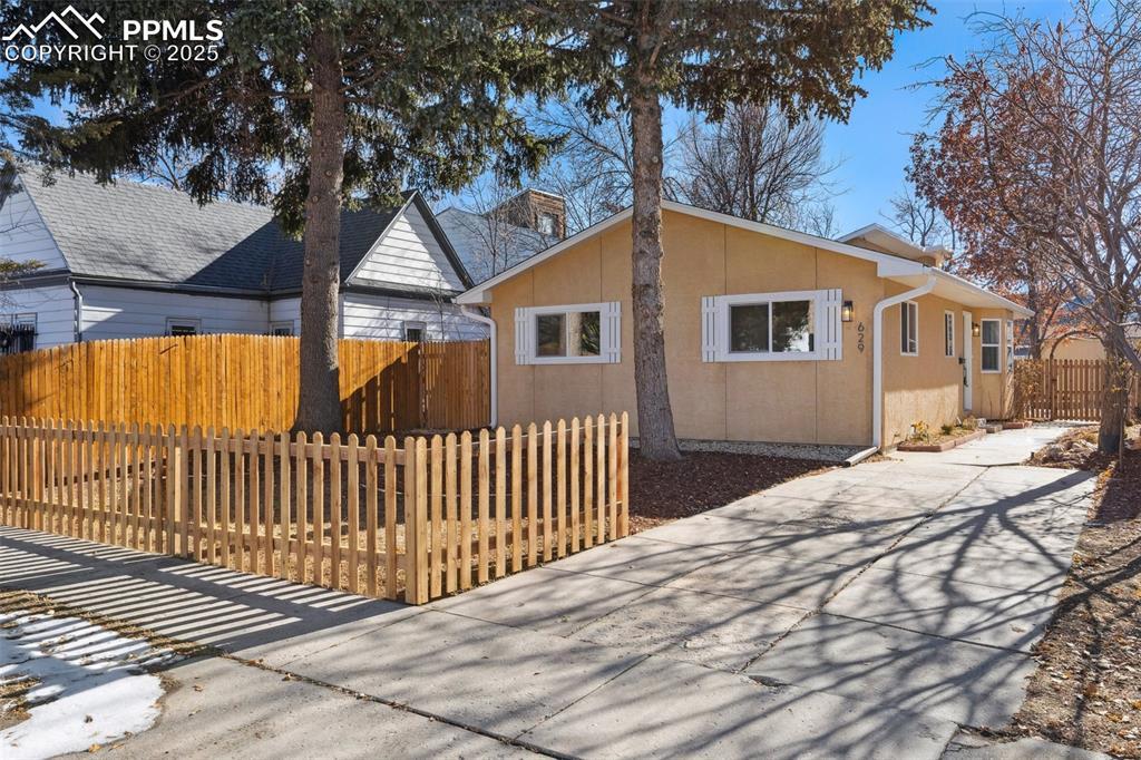 629 E Monument St., Colorado Springs, CO 80903