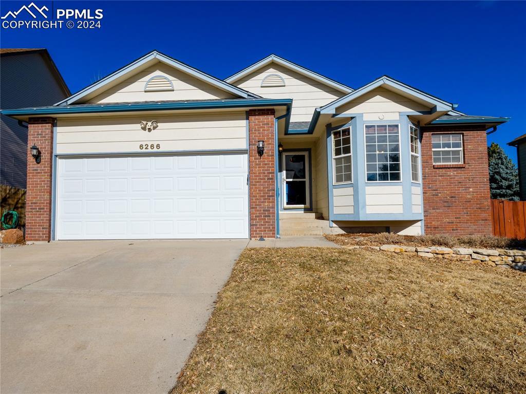 6266 Soaring Dr., Colorado Springs, CO 80918