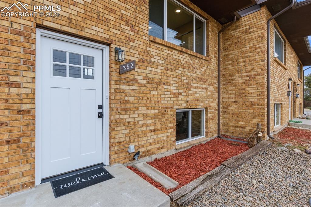 352 Mount View Ln., Colorado Springs, CO 80907