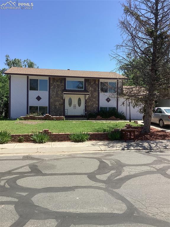 2515 Gina Dr., Colorado Springs, CO 80916