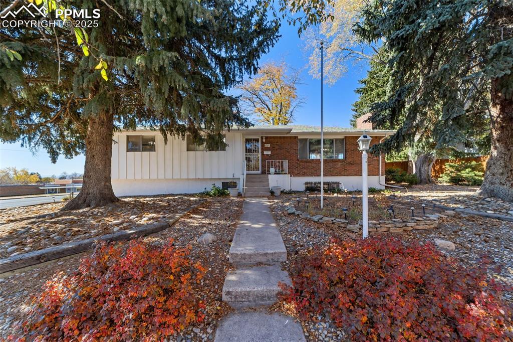 2302 Kent Ln., Colorado Springs, CO 80909