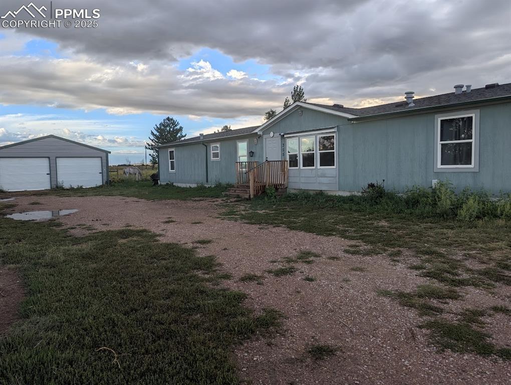 355 Longhorn Cattle Dr., Calhan, CO 80808