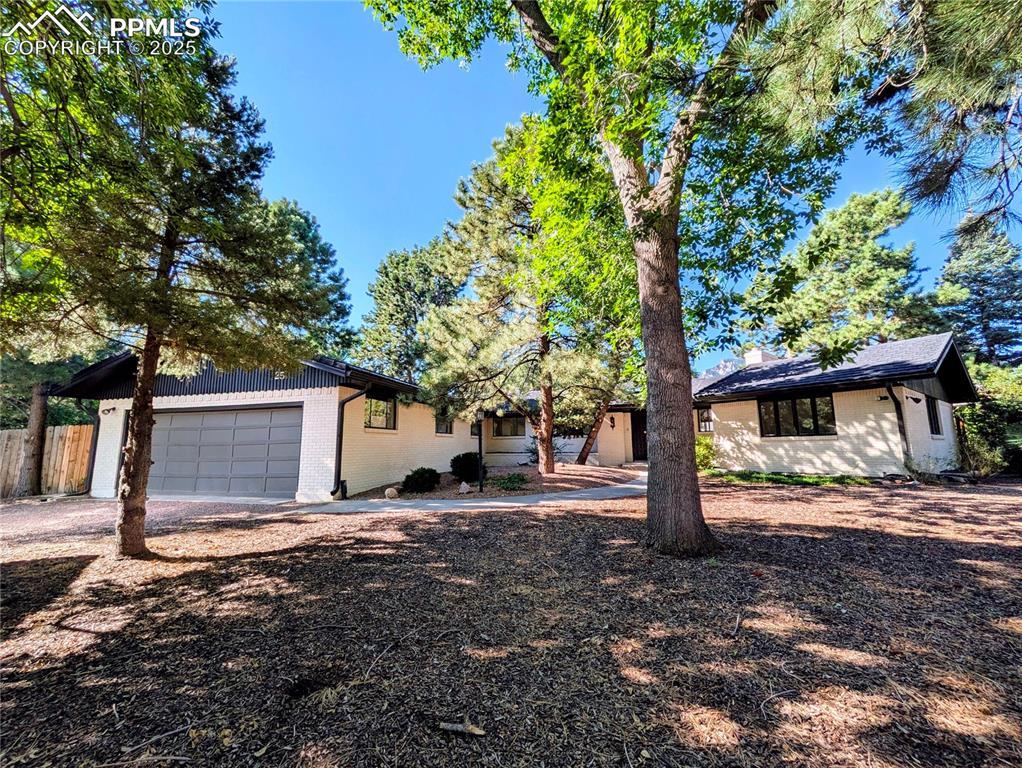 25 E Cheyenne Mountain Blvd., Colorado Springs, CO 80906