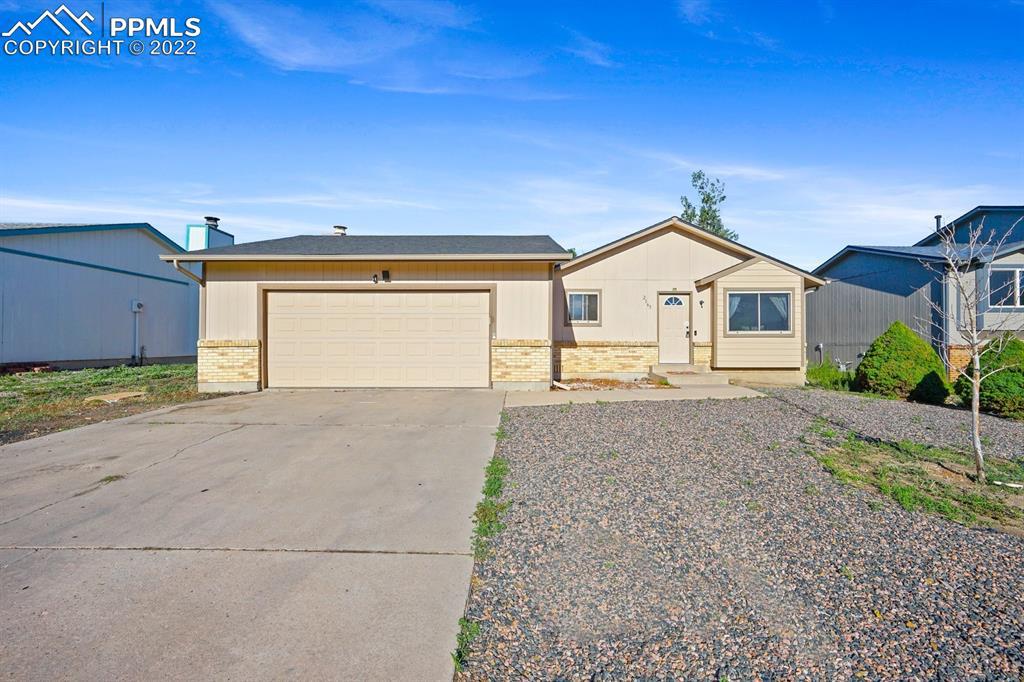 2165 Heathercrest Dr., Colorado Springs, CO 80915