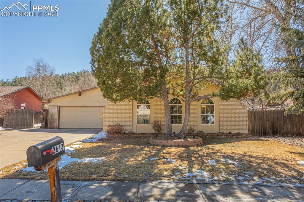 2613 Flintridge Dr., Colorado Springs, CO 80918