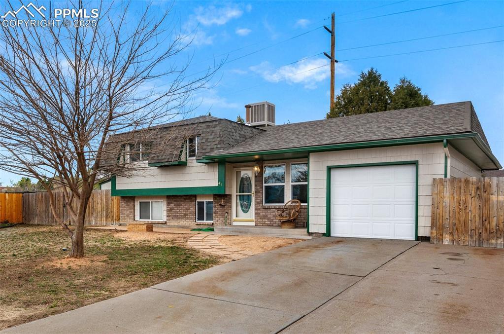 41 S Briarwood Pl., Pueblo, CO 81005