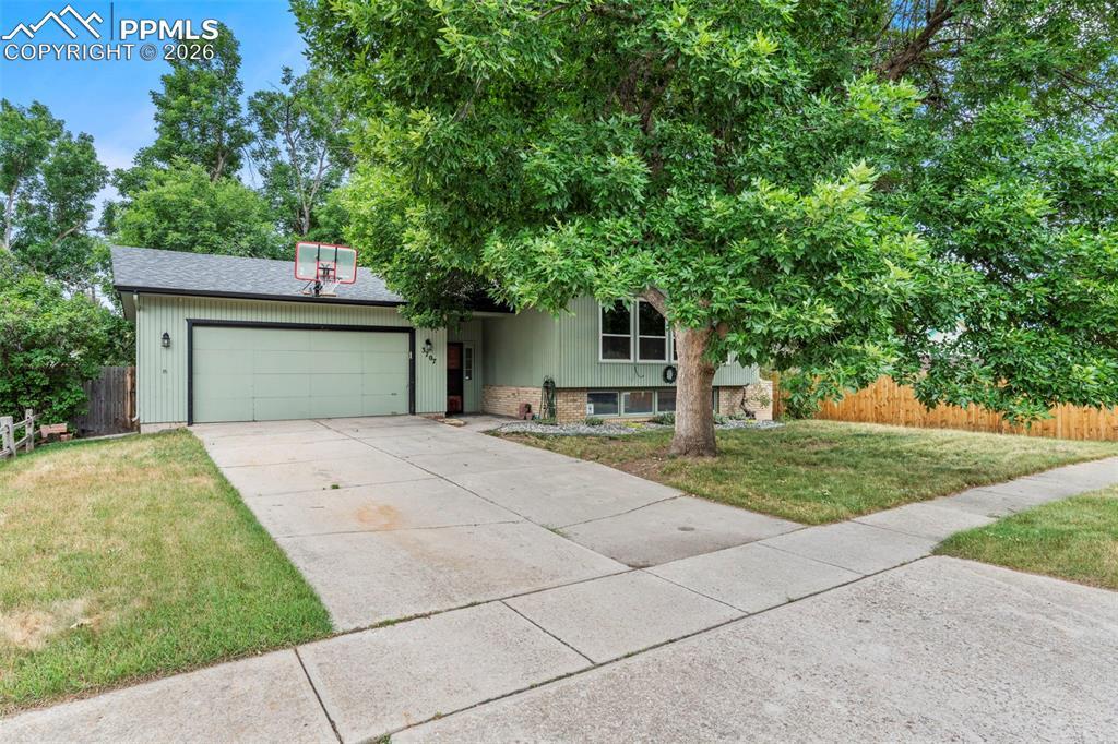 3707 Lander Ln., Colorado Springs, CO 80909