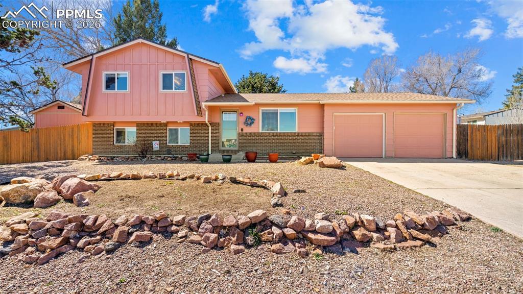 1660 Winnebago Rd., Colorado Springs, CO 80915