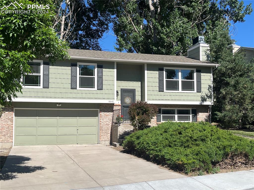6641 Flintridge Dr., Colorado Springs, CO 80918