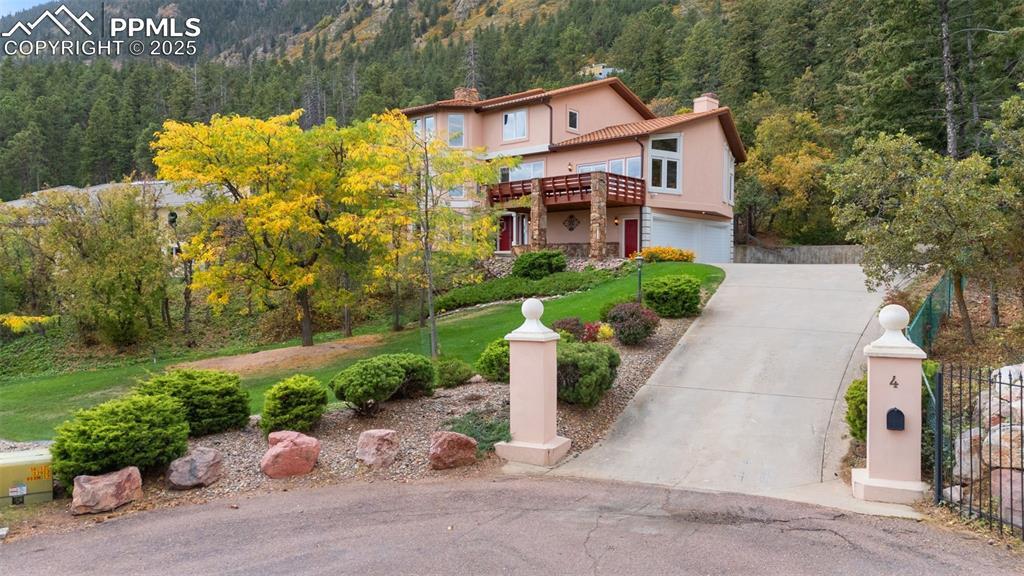 4 Pine Rd., Colorado Springs, CO 80906