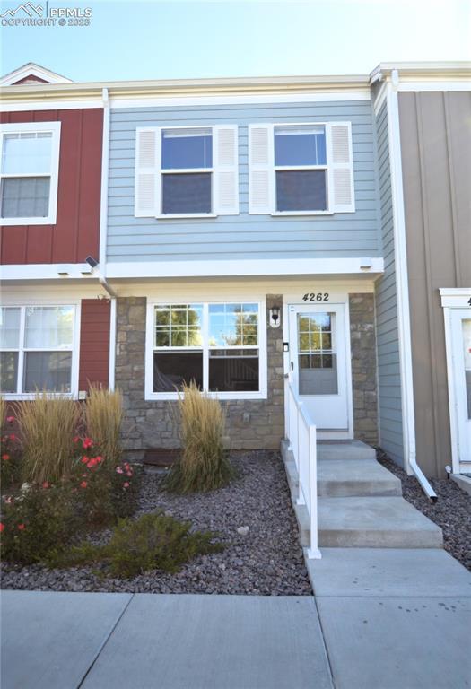 4262 Charleston Dr., Colorado Springs, CO 80916