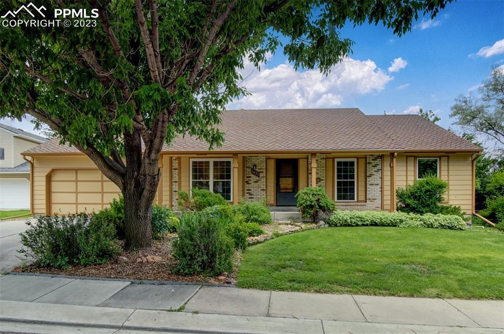 6427 Rifle Cir., Colorado Springs, CO 80919