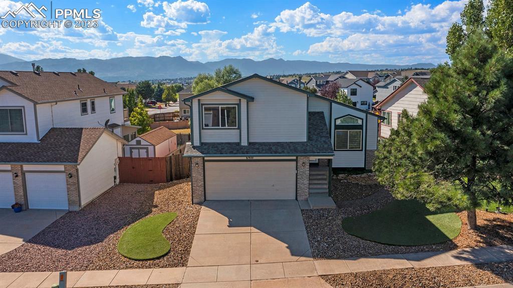 6910 Grand Prairie Dr., Colorado Springs, CO 80923