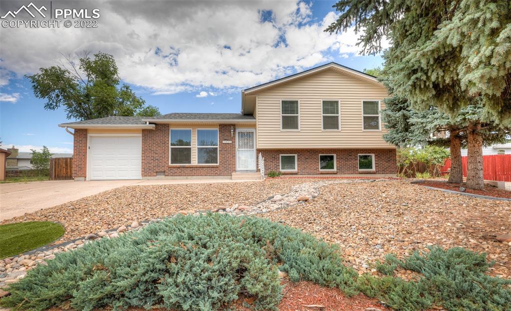 2410 Cather Ct., Colorado Springs, CO 80916