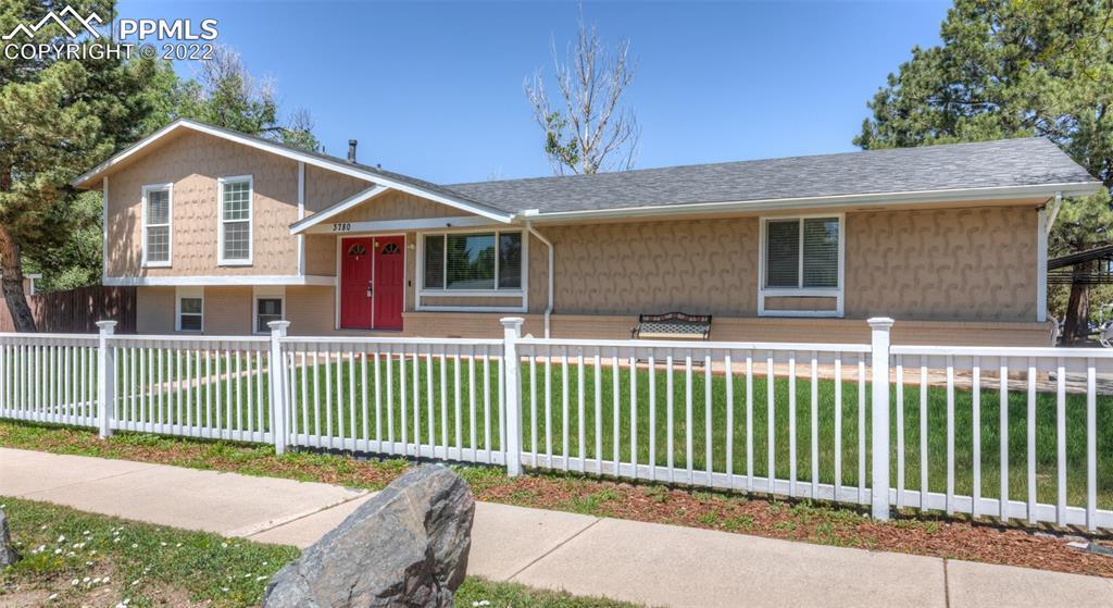 3780 N Carefree Cir., Colorado Springs, CO 80917