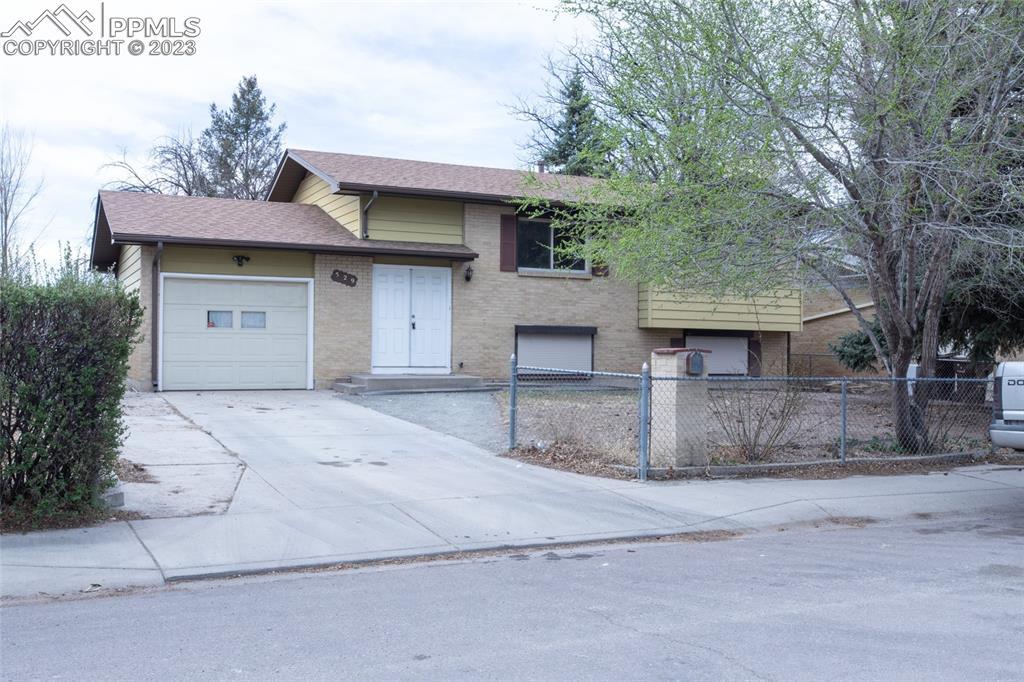 529 Griffith Way, Colorado Springs, CO 80911