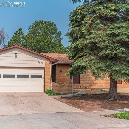 6570 Turret Dr., Colorado Springs, CO 80918