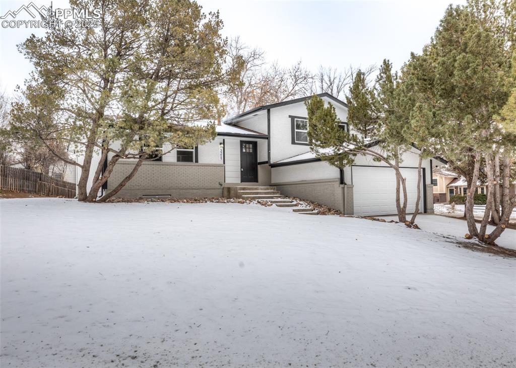 3215 Teardrop Cir., Colorado Springs, CO 80917