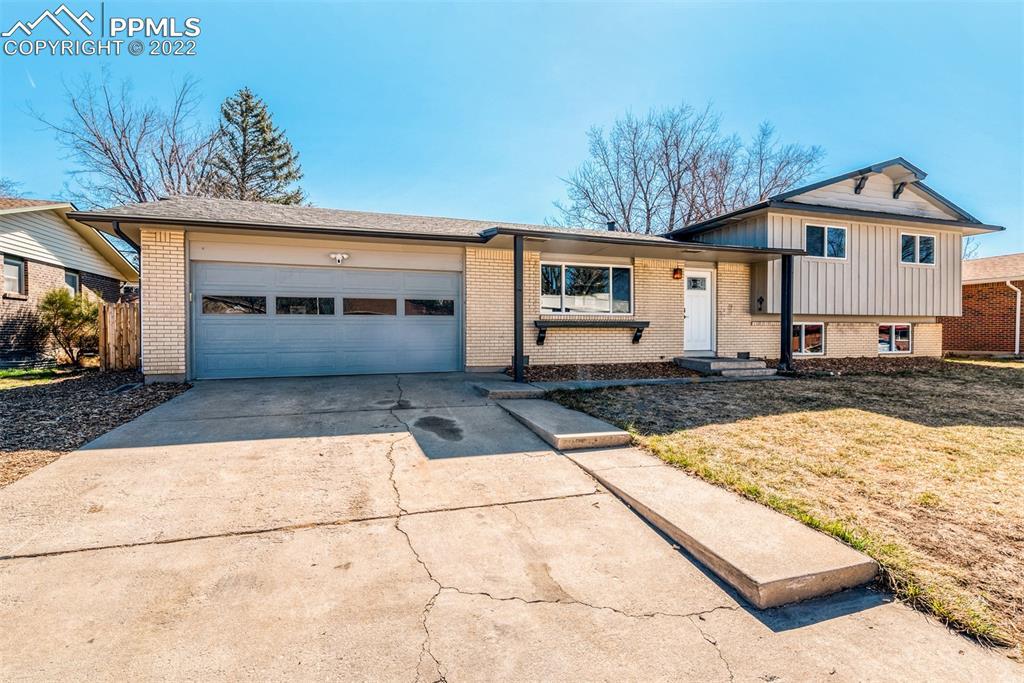 2121 W Greenwich Cir., Colorado Springs, CO 80909