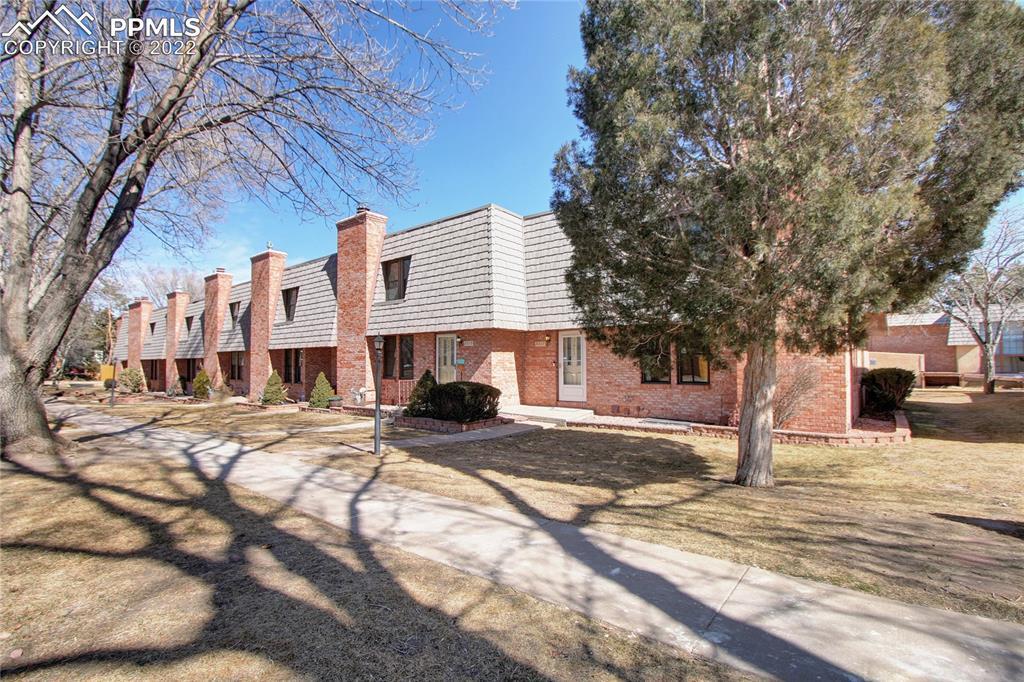 2017 Sussex Ln., Colorado Springs, CO 80909