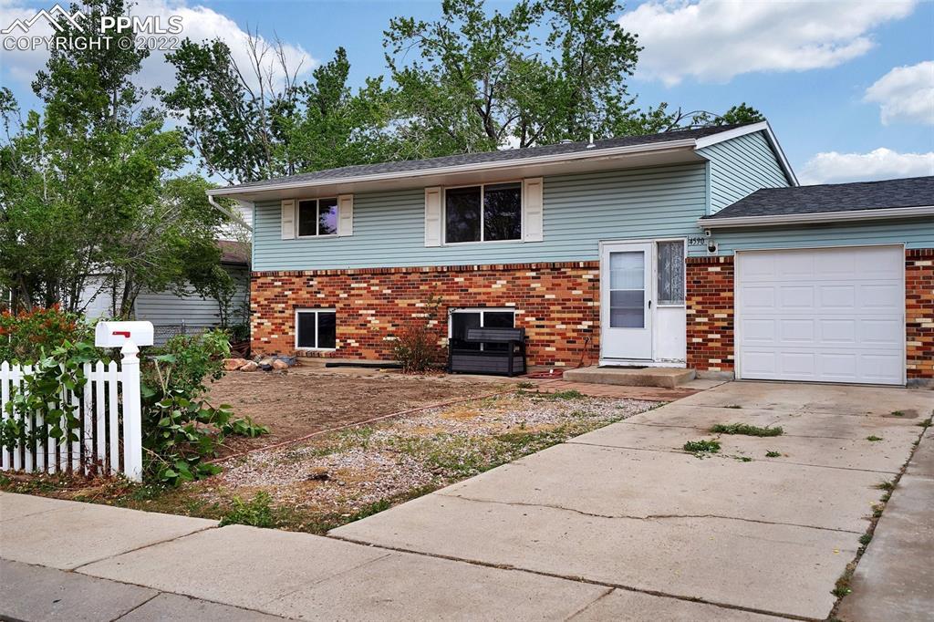 4590 London Ln., Colorado Springs, CO 80916