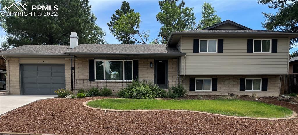 719 Crown Ridge Dr., Colorado Springs, CO 80904