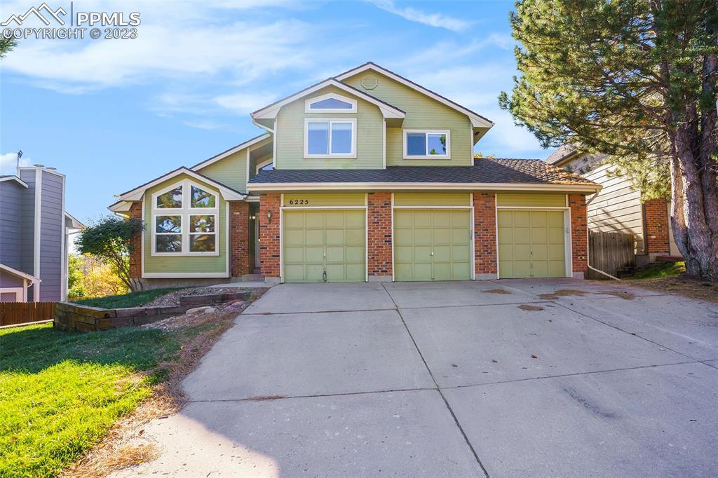 6225 Moorfield Ave., Colorado Springs, CO 80919