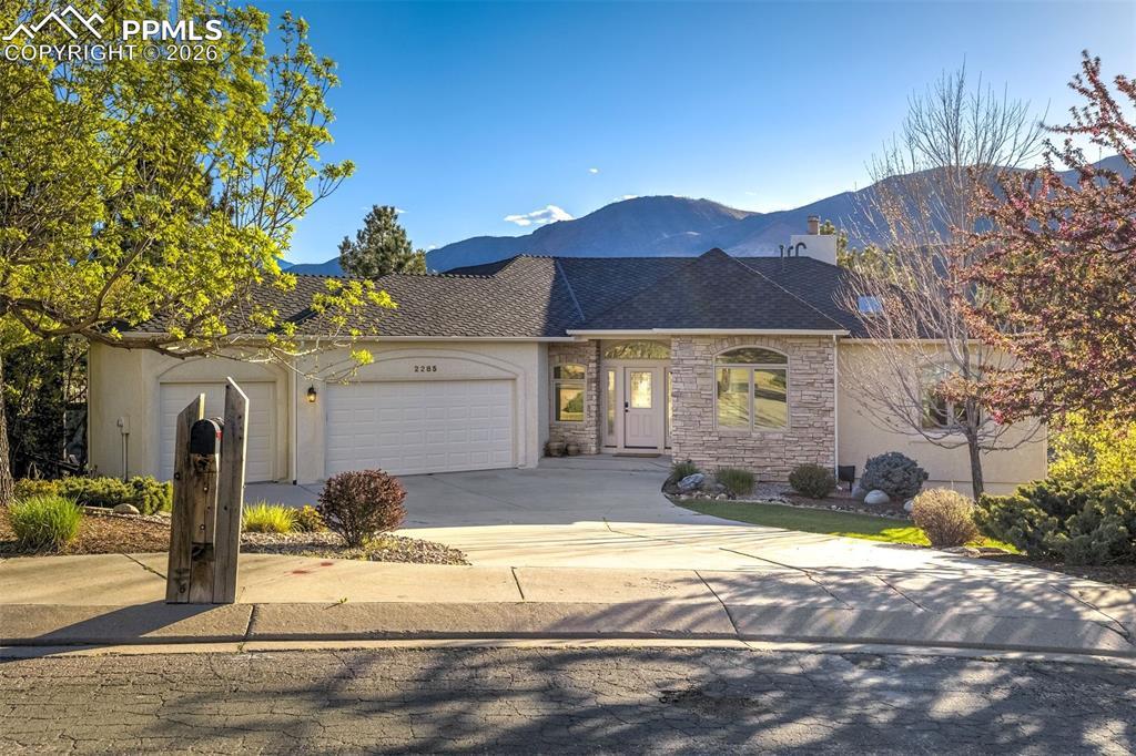 2285 Angelbluff Ct., Colorado Springs, CO 80919
