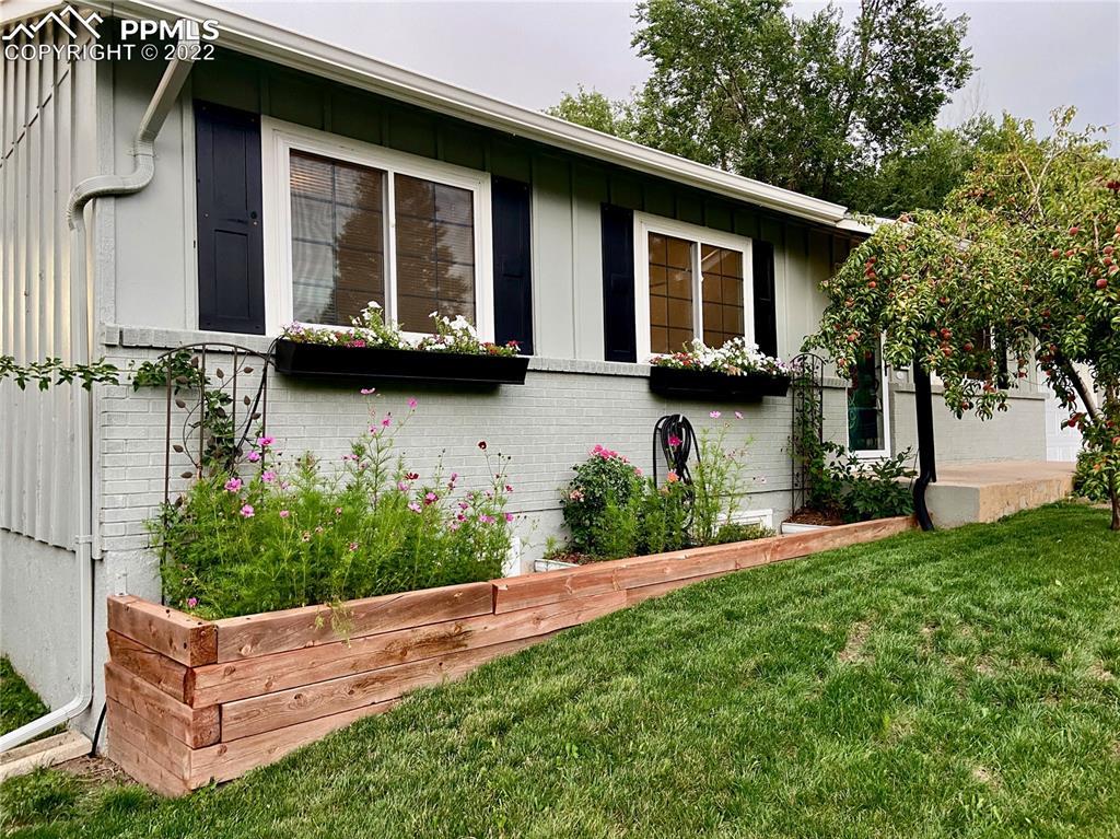 1524 Saratoga Dr., Colorado Springs, CO 80910