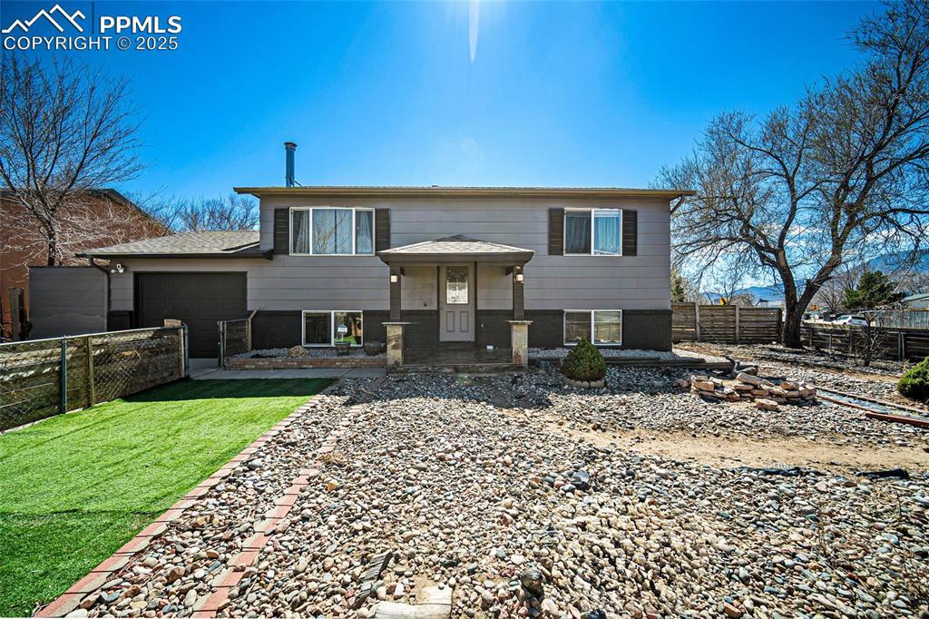 2219 Sonoma Dr., Colorado Springs, CO 80910