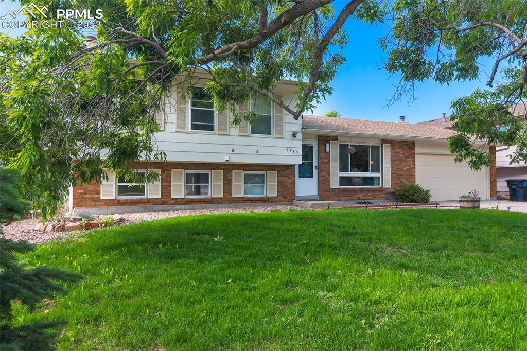 5555 N Buckskin Pass Dr., Colorado Springs, CO 80917