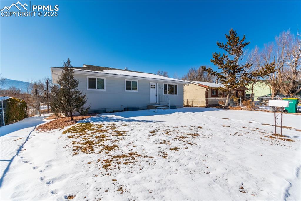 926 Hutchinson Dr., Colorado Springs, CO 80910