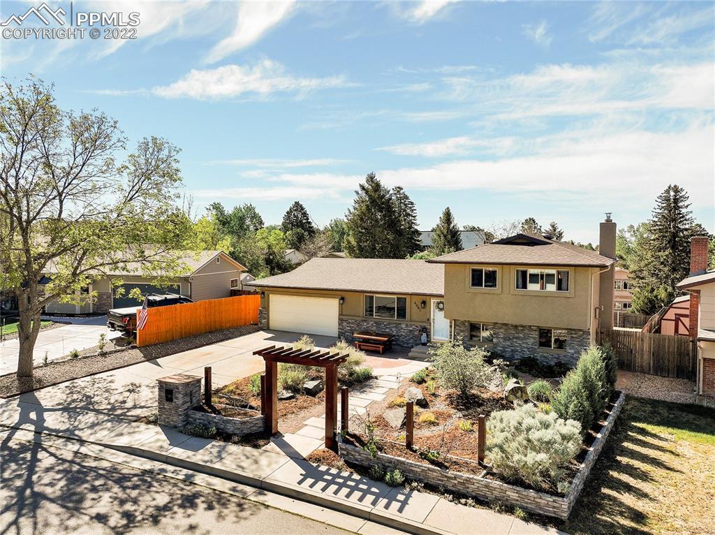 6041 Del Rey Dr., Colorado Springs, CO 80918