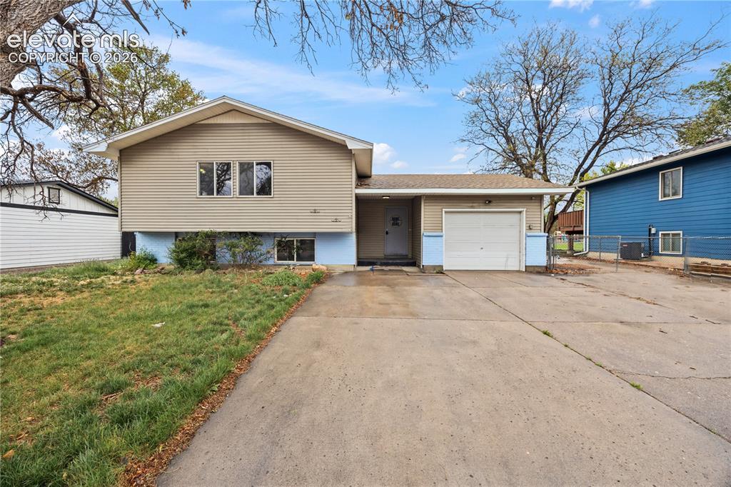 1026 Drury Ln., Colorado Springs, CO 80911