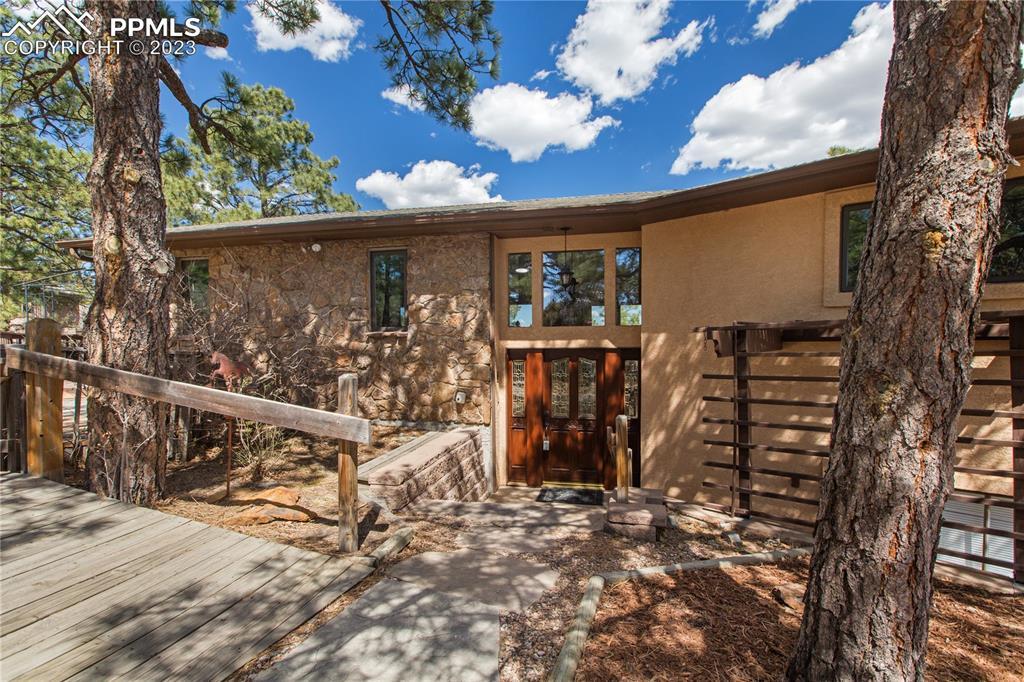 1660 Fairoak Dr., Colorado Springs, CO 80918