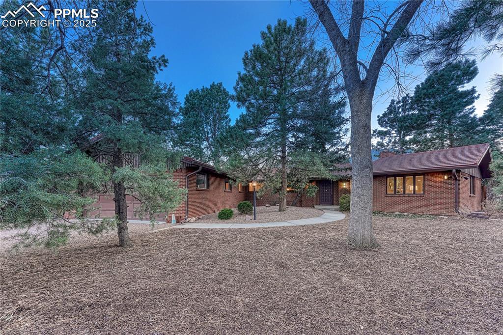 25 E Cheyenne Mountain Blvd., Colorado Springs, CO 80906