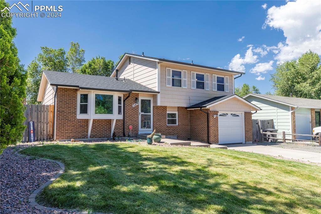 5215 Hunters Run, Colorado Springs, CO 80911