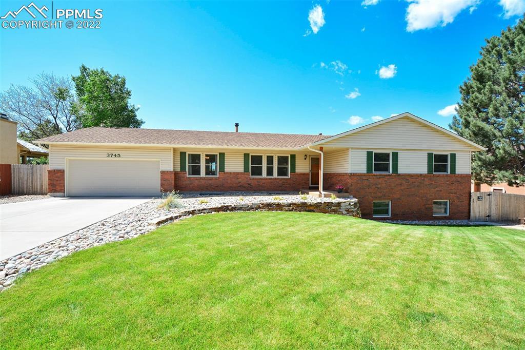 3745 Saddle Rock Rd., Colorado Springs, CO 80918