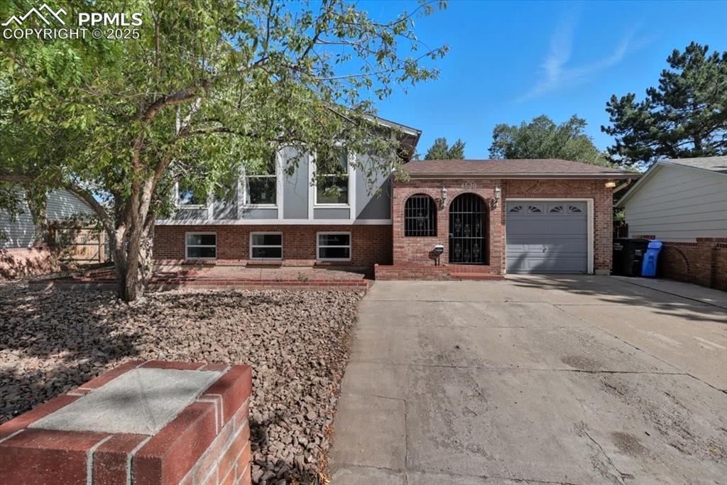 4520 Melville Dr., Colorado Springs, CO 80916