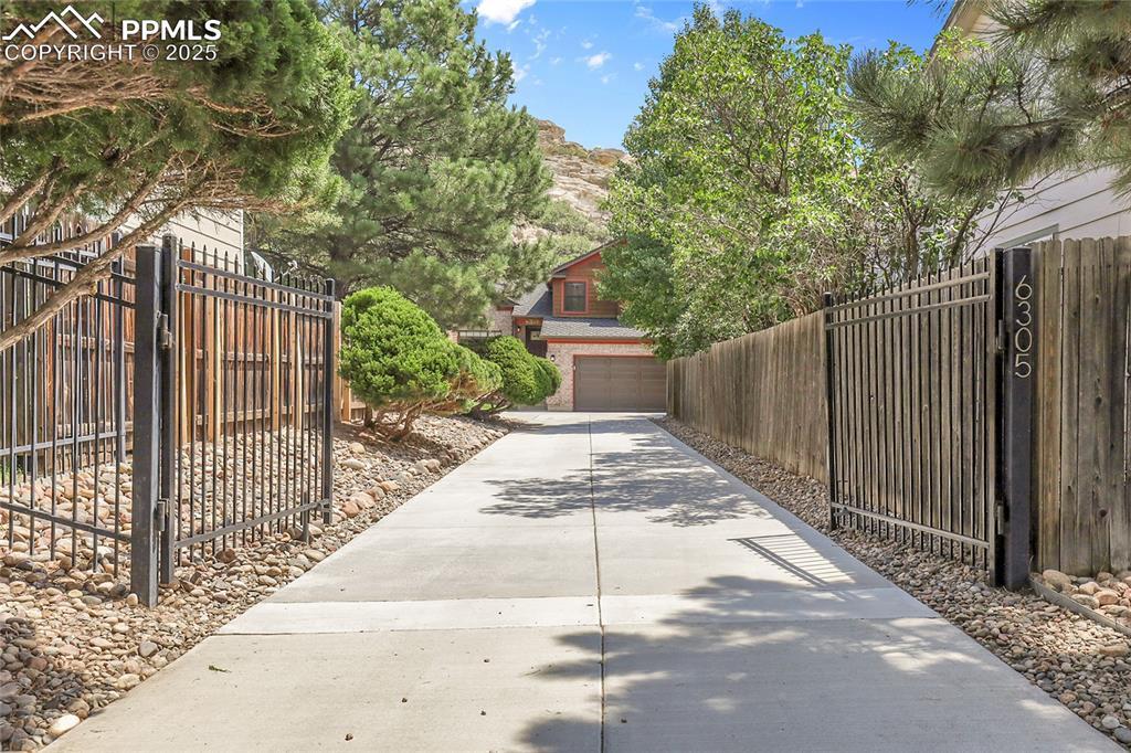 6305 Crested Butte Cir., Colorado Springs, CO 80919