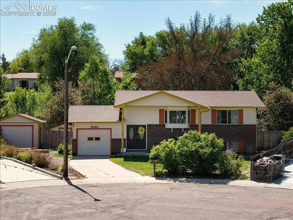 1585 Luna Vista St., Colorado Springs, CO 80911