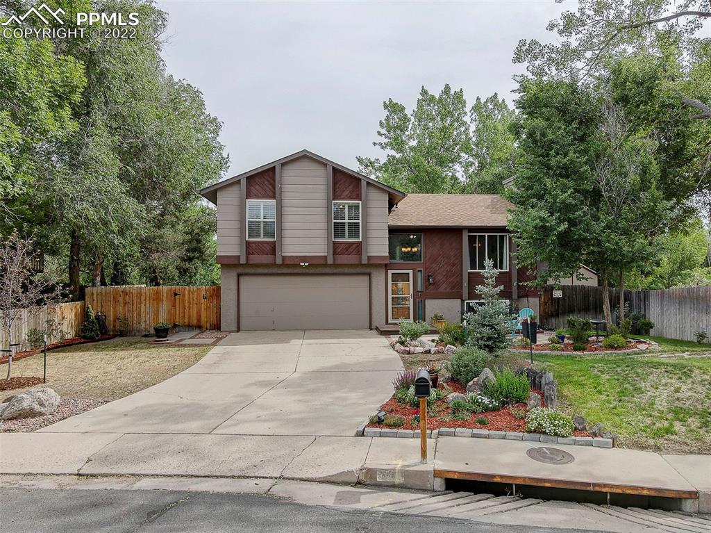790 Vondelpark Dr., Colorado Springs, CO 80907
