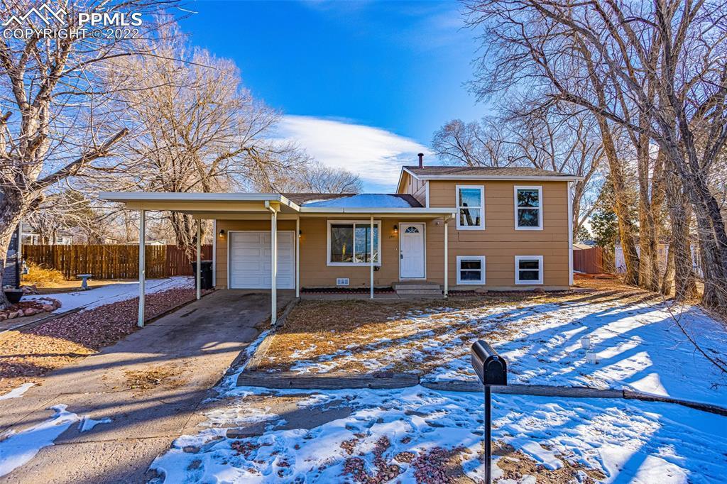 2561 Jet Wing Dr., Colorado Springs, CO 80916