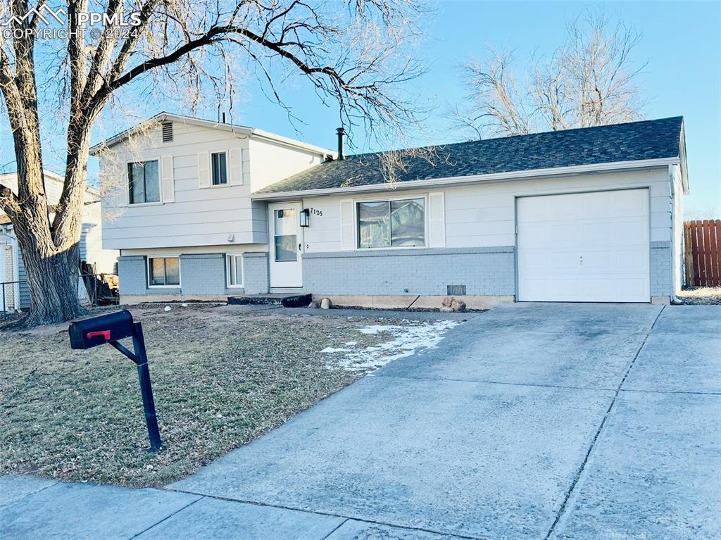 7125 White Mountain Dr., Colorado Springs, CO 80915