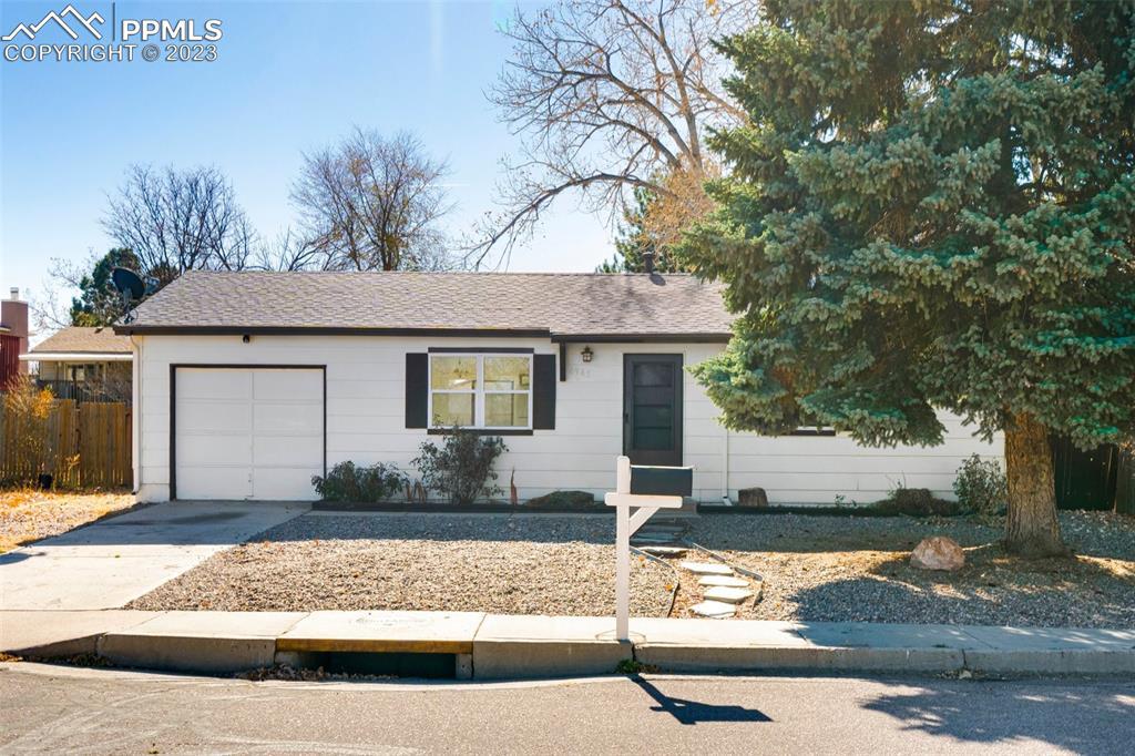 4945 Ivor Dr., Colorado Springs, CO 80916